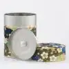 Boîte à thé Mihama ouverte montrant les deux couvercles et le motif de fleurs de cerisier en papier washi
